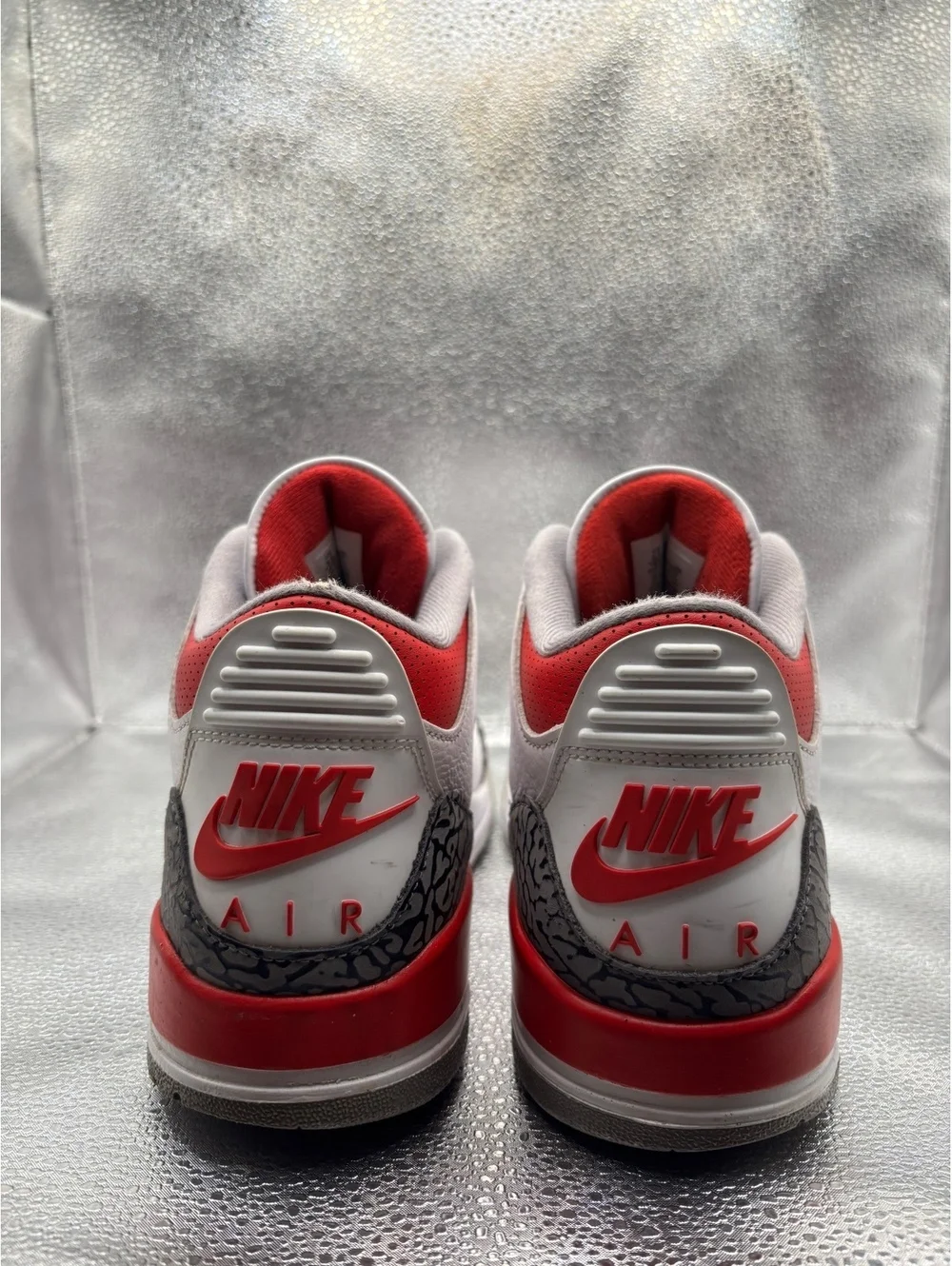 Air Jordan 3 fire red 2022